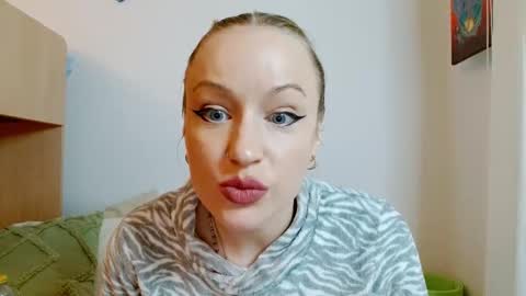 Satinqueen90 online show from 12.15.25