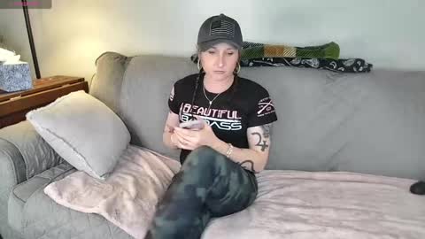 Saturn Girl online show from 05.19.26