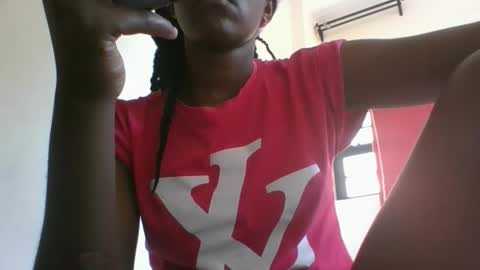 Snapshot of sauce_pety chatting on 02.18.26 pety online show from 02.18.26