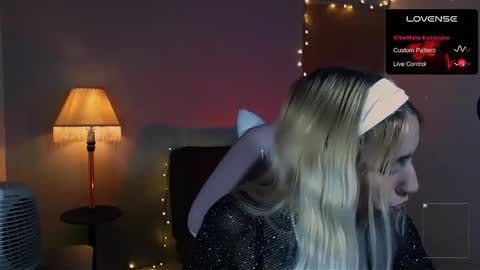 Snapshot of saucy_jenn1 chatting on 01.12.25 I AM JENN  online show from 01.12.25