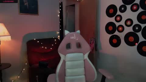 Snapshot of saucy_jenn1 chatting on 02.22.25 I AM JENN  online show from 02.22.25