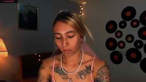 Snapshot of saucy_jenn1 chatting on 03.02.25 I AM JENN  online show from 03.02.25