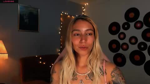 Snapshot of saucy_jenn1 chatting on 03.02.25 I AM JENN  online show from 03.02.25