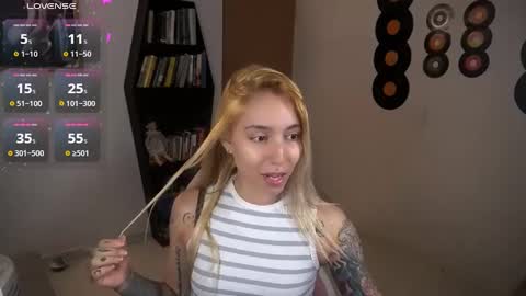 Snapshot of saucy_jenn1 chatting on 09.16.25 I AM JENN  online show from 09.16.25