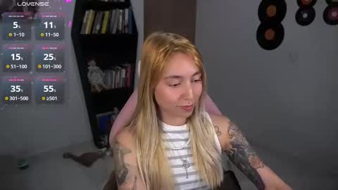 Snapshot of saucy_jenn1 chatting on 09.17.25 I AM JENN  online show from 09.17.25