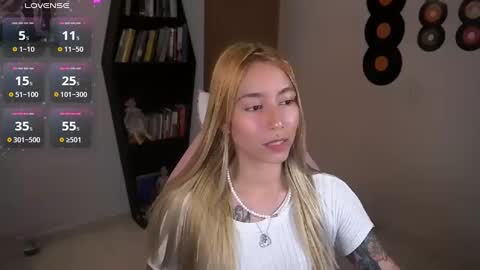 Snapshot of saucy_jenn1 chatting on 09.18.25 I AM JENN  online show from 09.18.25