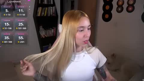 Snapshot of saucy_jenn1 chatting on 09.20.25 I AM JENN  online show from 09.20.25