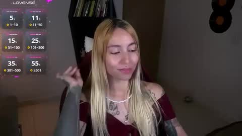 Snapshot of saucy_jenn1 chatting on 10.25.25 I AM JENN  online show from 10.25.25