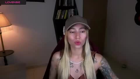 Snapshot of saucy_jenn1 chatting on 10.26.25 I AM JENN  online show from 10.26.25