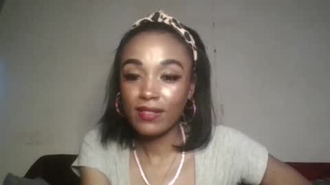 Snapshot of saucy_shanice chatting on 06.27.26 Shaniiice online show from 06.27.26