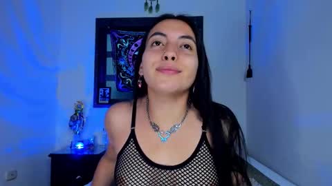 Snapshot of saucy_zaren chatting on 09.11.25 Zaren online show from 09.11.25