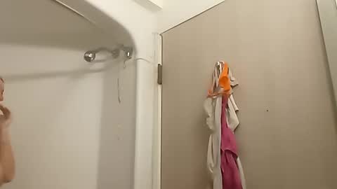 SnowBunny online show from 01.19.25