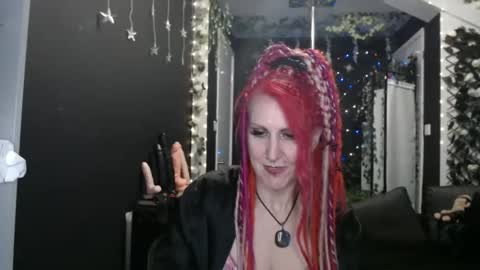 Snapshot of saucysky chatting on 03.08.25 SaucySky online show from 03.08.25