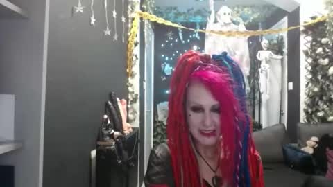 Snapshot of saucysky chatting on 10.27.25 SaucySky online show from 10.27.25