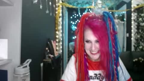 Snapshot of saucysky chatting on 10.30.25 SaucySky online show from 10.30.25