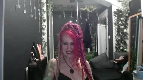 Snapshot of saucysky chatting on 11.15.25 SaucySky online show from 11.15.25