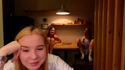 LUNA and ANNA    online show from 02.12.25