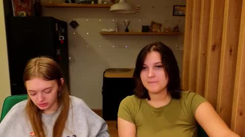 LUNA and ANNA    online show from 10.15.25