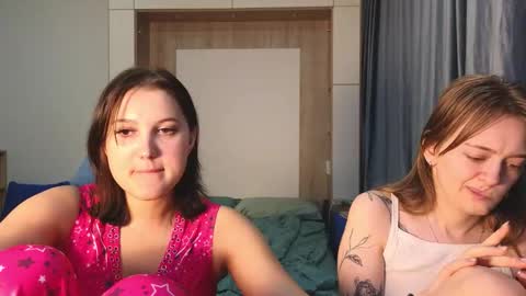 LUNA and ANNA    online show from 10.27.25