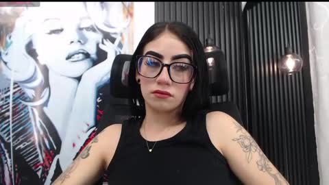 Snapshot of savage_doll chatting on 05.27.26 ANGELICA online show from 05.27.26