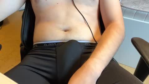 Snapshot of savagegerman chatting on 12.02.25 savagegerman online show from 12.02.25