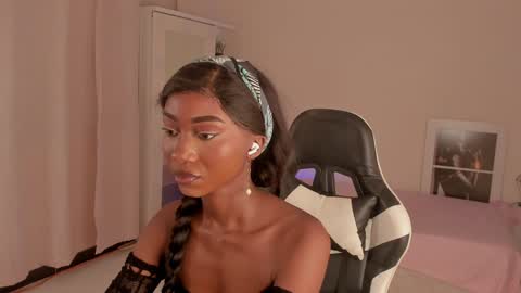 Savannahwildee online show from 12.10.24