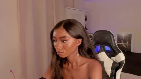 Savannahwildee online show from 12.17.24