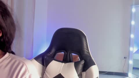 Savannahwildee online show from 02.14.25