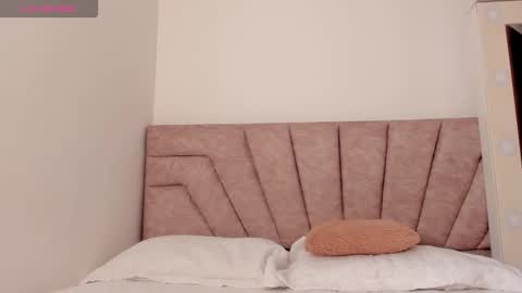 Savannahwildee online show from 11.16.25