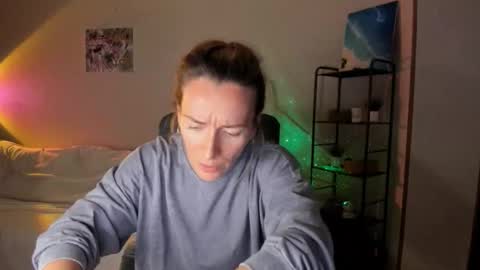 save the qween online show from 10.22.25