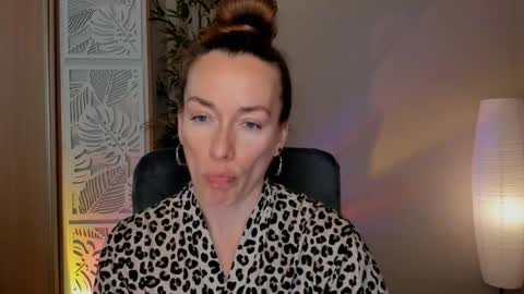 Snapshot of save_the_qween chatting on 04.27.26 save the qween online show from 04.27.26