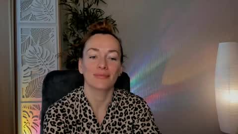 Snapshot of save_the_qween chatting on 04.28.26 save the qween online show from 04.28.26