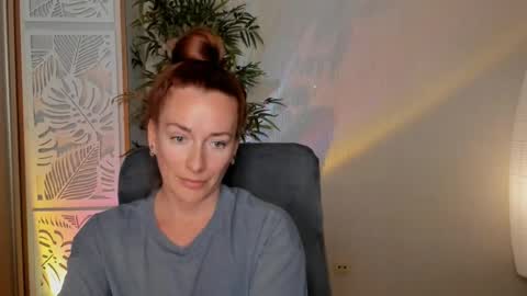 Snapshot of save_the_qween chatting on 05.22.26 save the qween online show from 05.22.26