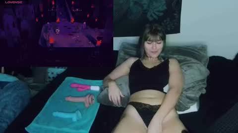 Snapshot of savethebea chatting on 12.20.24 Bea online show from 12.20.24