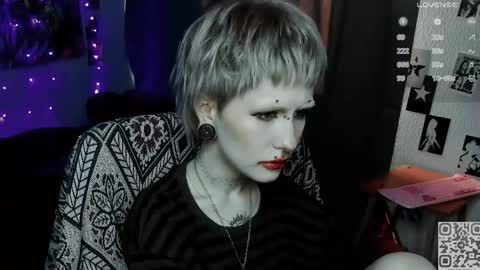 Snapshot of say_mary chatting on 05.02.26 pronoun she. name Mary. age 21. online show from 05.02.26