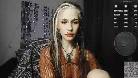 pronoun she. name Mary. age 21. online show from 07.22.26