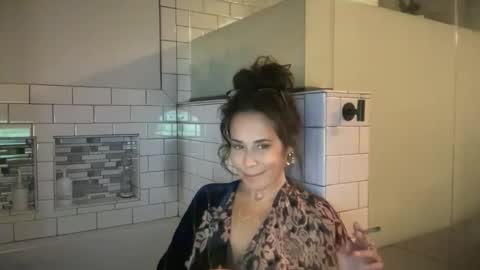 Snapshot of sayplsgdgrl chatting on 11.01.25 Good Girls Say Please...and Thank You online show from 11.01.25