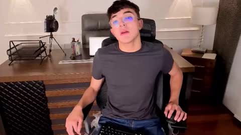 Sayron online show from 11.13.25