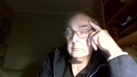 Snapshot of scandxx chatting on 02.11.25 Scand online show from 02.11.25