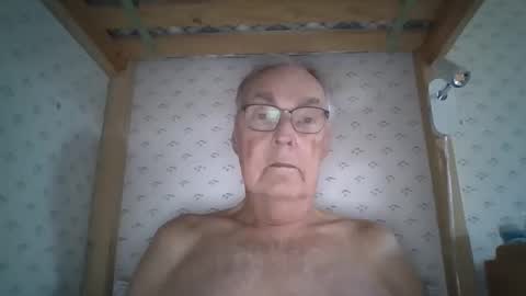 Snapshot of scandxx chatting on 11.09.25 Scand online show from 11.09.25