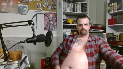 Snapshot of scarecrow2wm chatting on 11.08.25 Kent Clark online show from 11.08.25