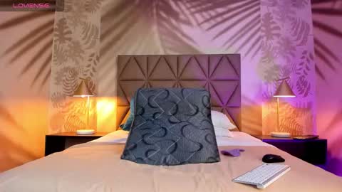 Snapshot of scarleett22 chatting on 10.23.25 Scarleet online show from 10.23.25