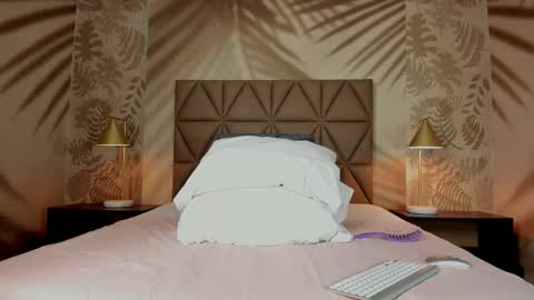 Snapshot of scarleett22 chatting on 02.23.26 Scarleet online show from 02.23.26