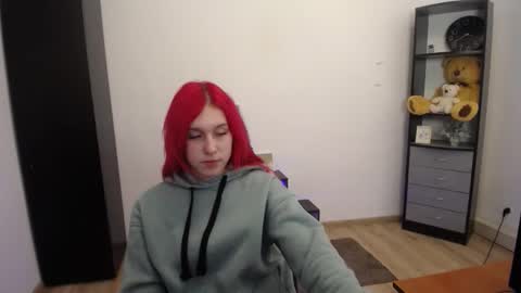 Snapshot of scarlet__flower_ chatting on 02.26.26 scarlet__flower_ online show from 02.26.26