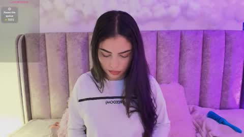 Snapshot of scarlet_anderson1 chatting on 10.24.25 Scarlet online show from 10.24.25