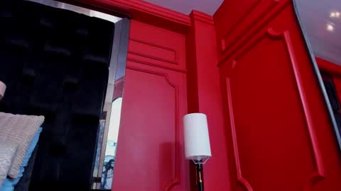 Scarlet Edwars online show from 09.22.25