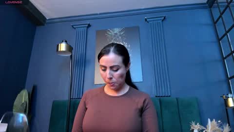 Scarlet Edwars online show from 03.25.26