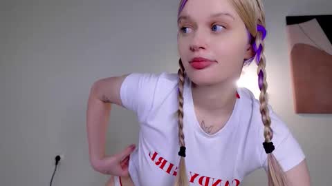 scarlet_enchantress online show from 11.17.25