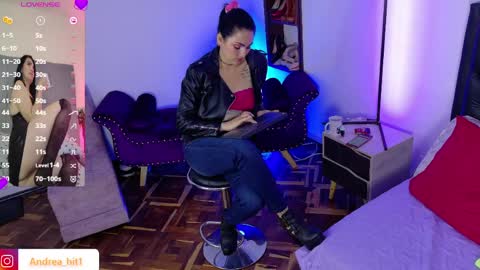 Snapshot of scarlet_hiit chatting on 05.26.26 scarlet_hiit online show from 05.26.26