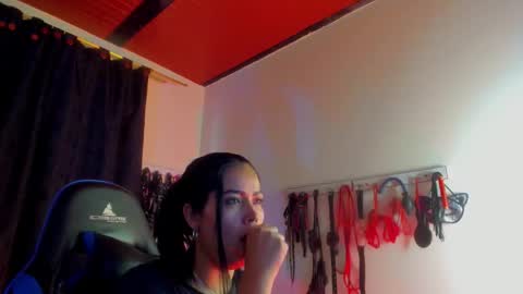 scarlet taylor kennedy online show from 10.18.25